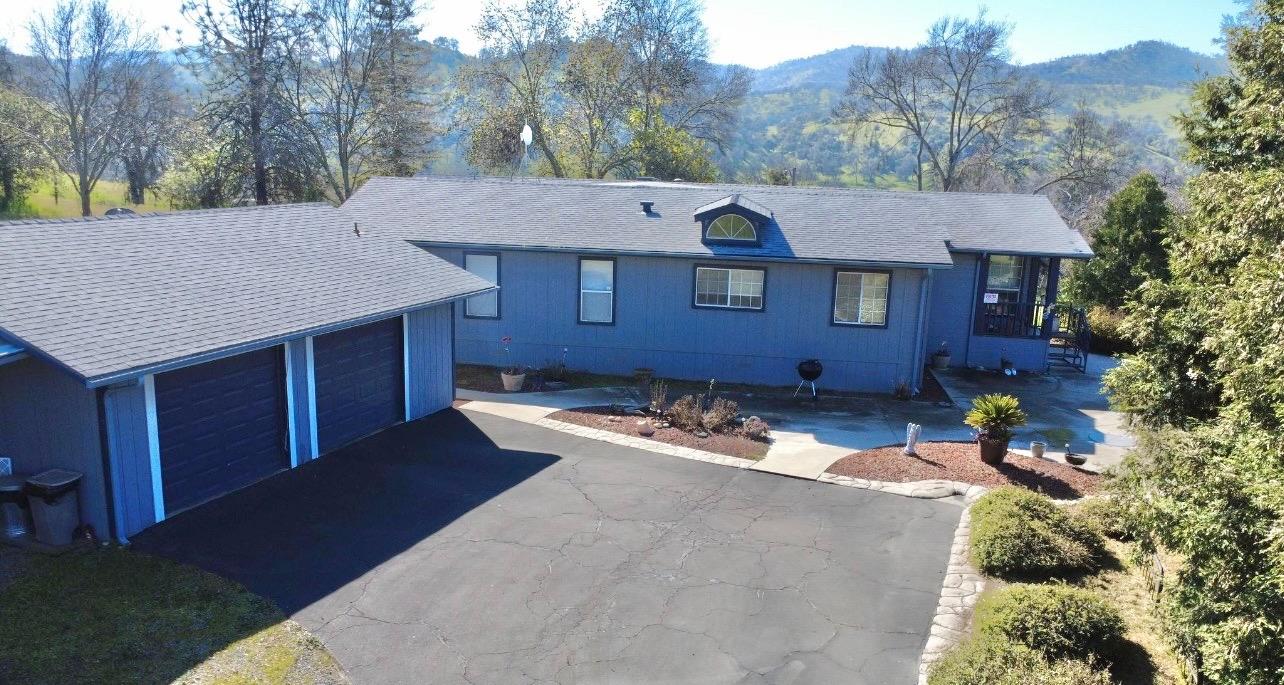 38075 Willowood Ln, Yokuts Valley, CA 93675