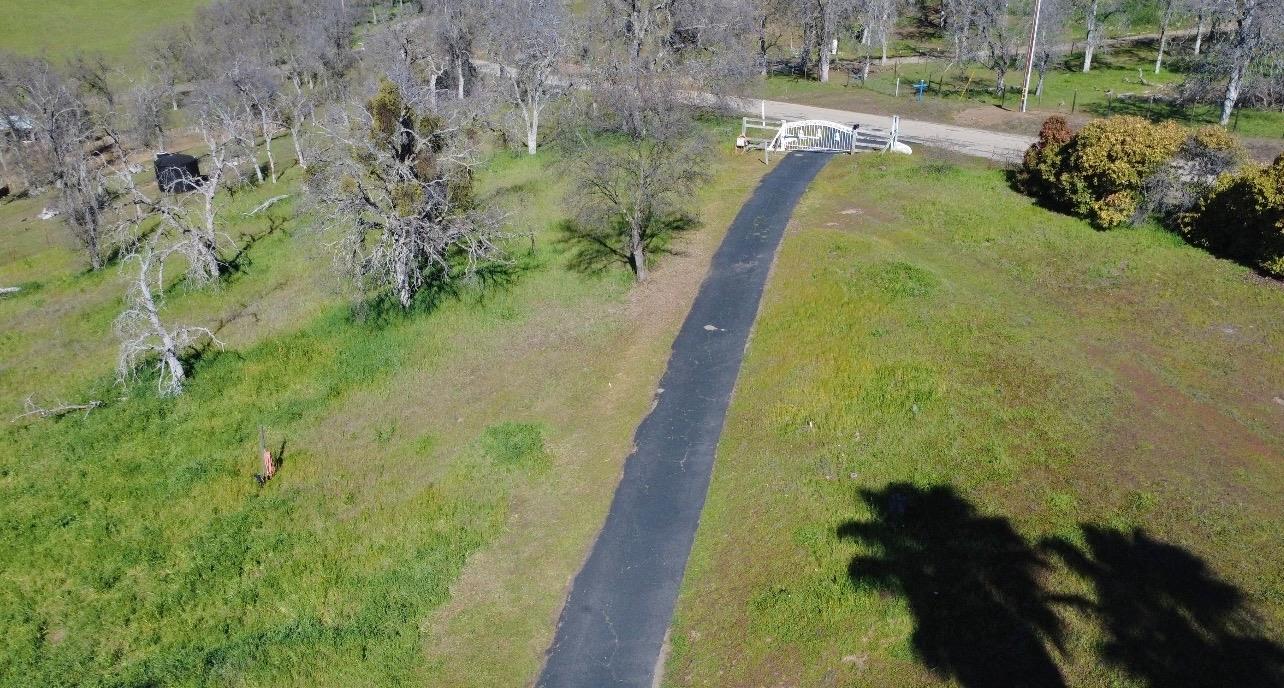 38075 Willowood Ln, Yokuts Valley, CA 93675