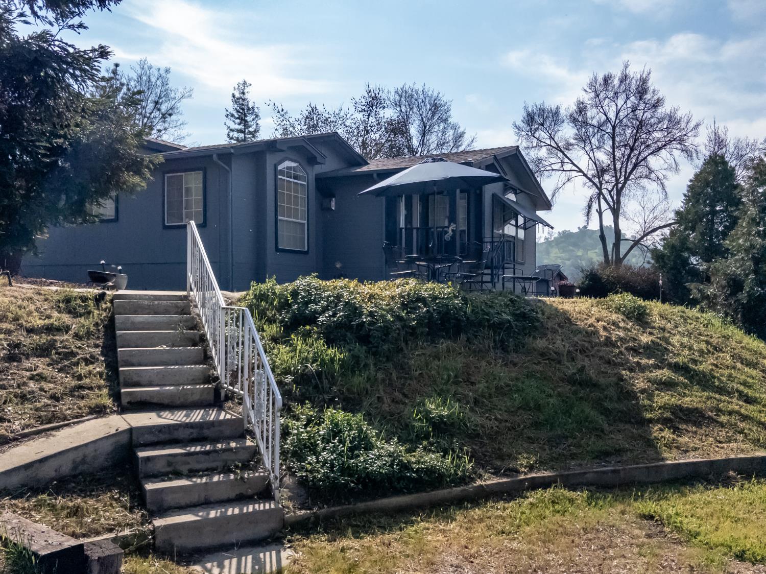 38075 Willowood Ln, Yokuts Valley, CA 93675