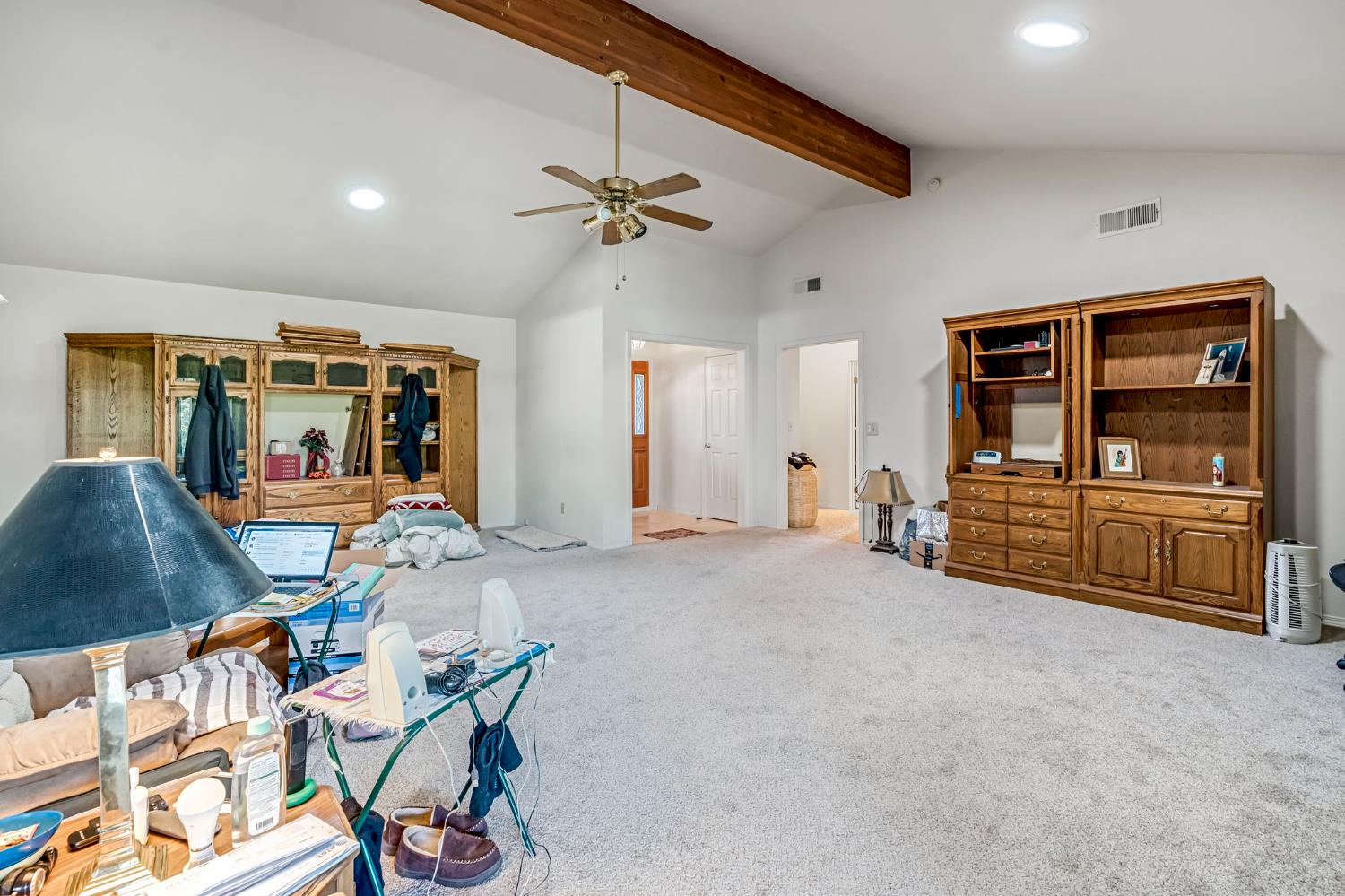 908 Suburban Ave, Madera, CA 93637