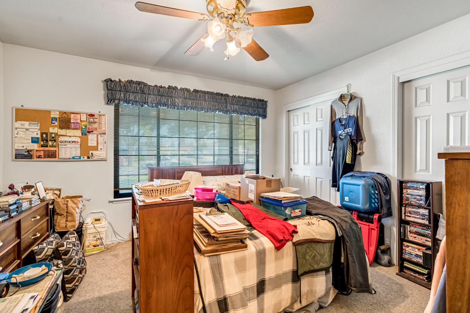 908 Suburban Ave, Madera, CA 93637