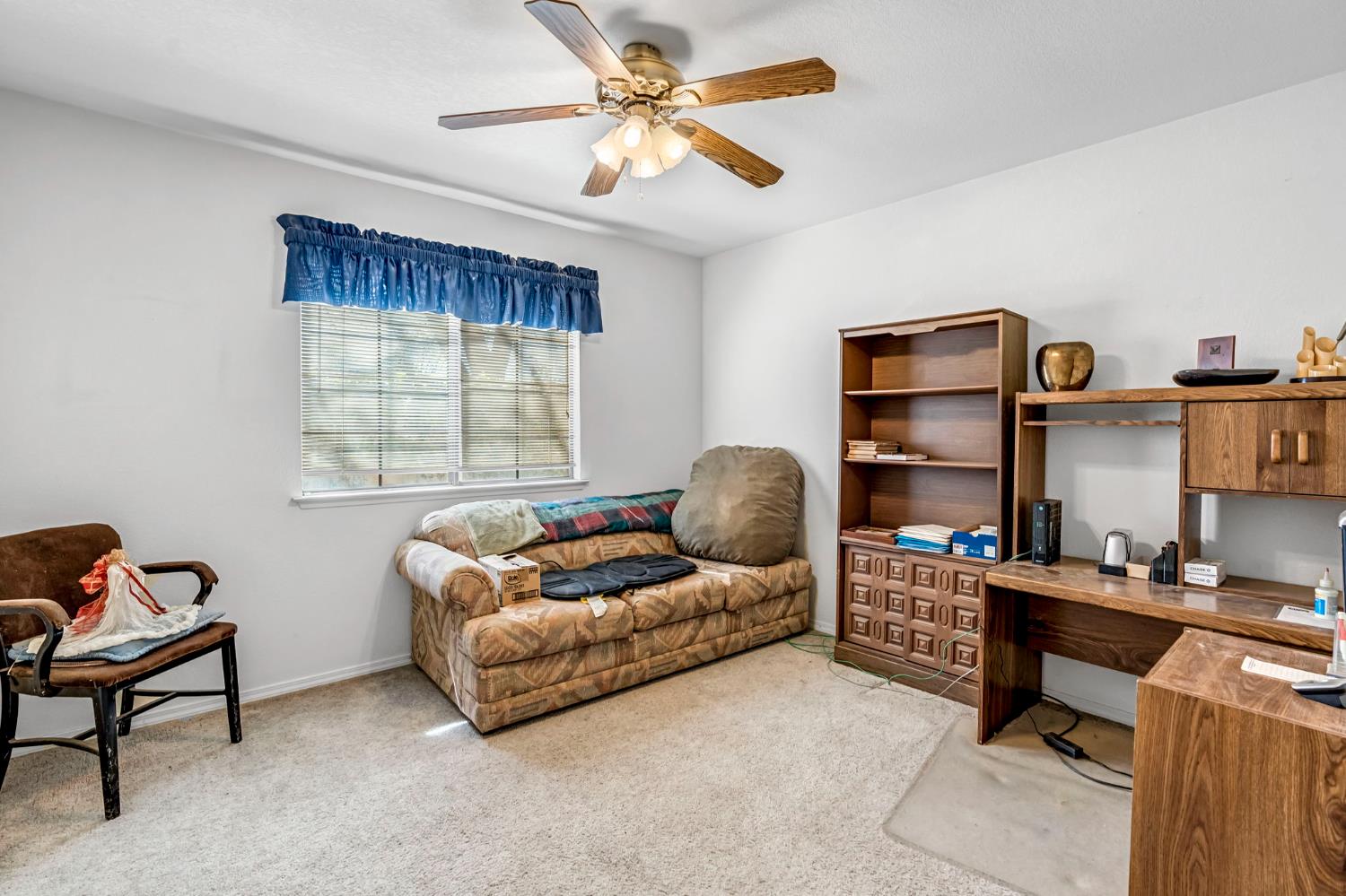 908 Suburban Ave, Madera, CA 93637