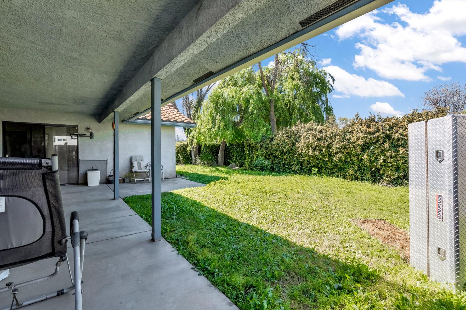 908 Suburban Ave, Madera, CA 93637