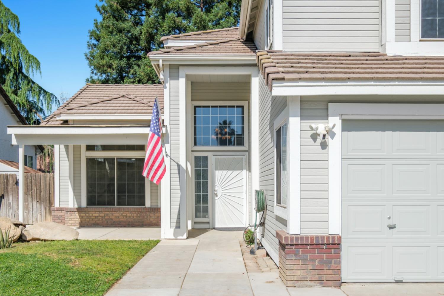 6583 N State Ave, Fresno, CA 93722