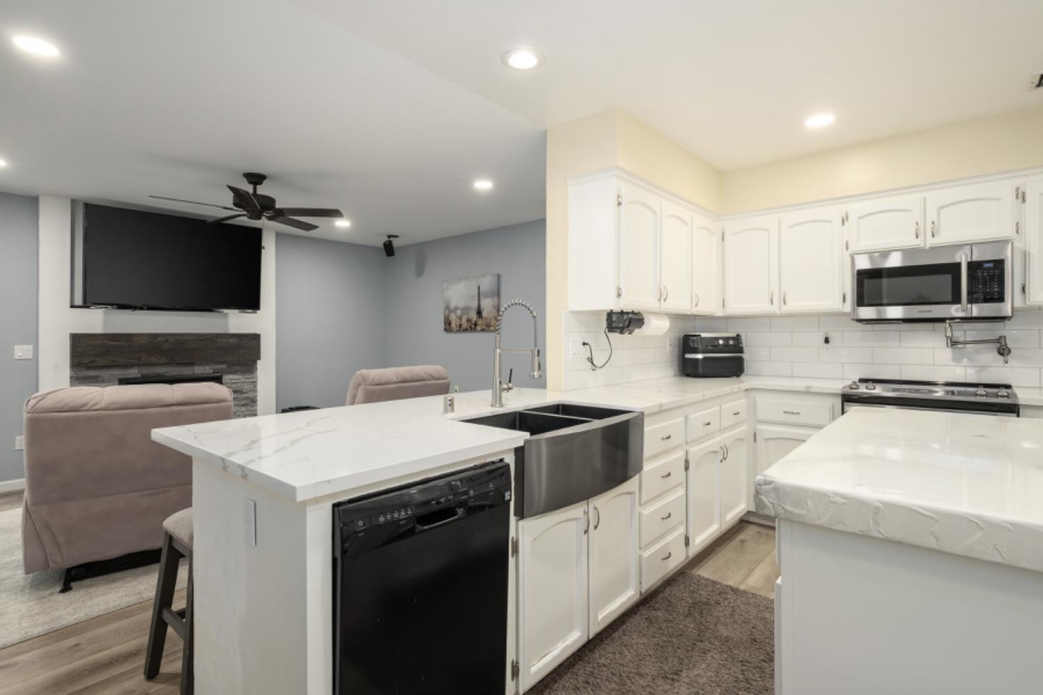 6583 N State Ave, Fresno, CA 93722