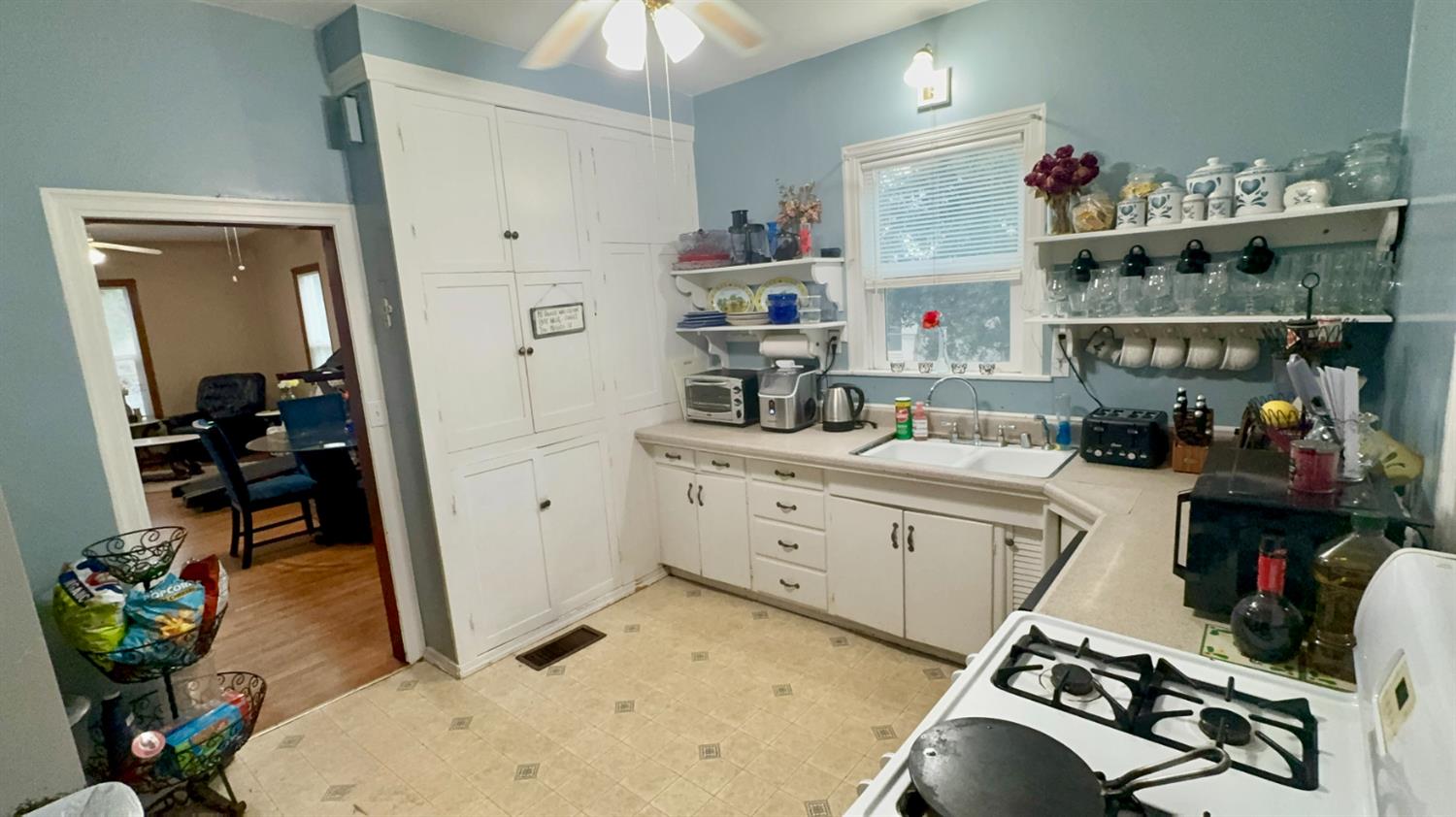 20745 S Pio Pico, Laton, CA 93242