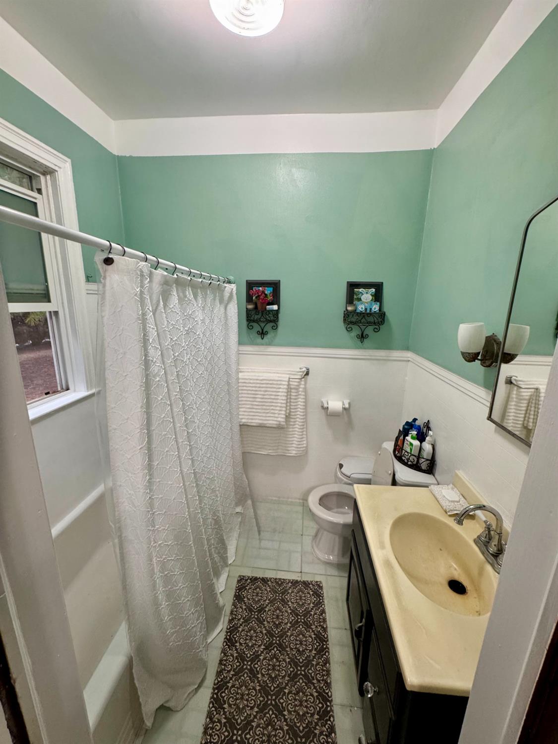 20745 S Pio Pico, Laton, CA 93242