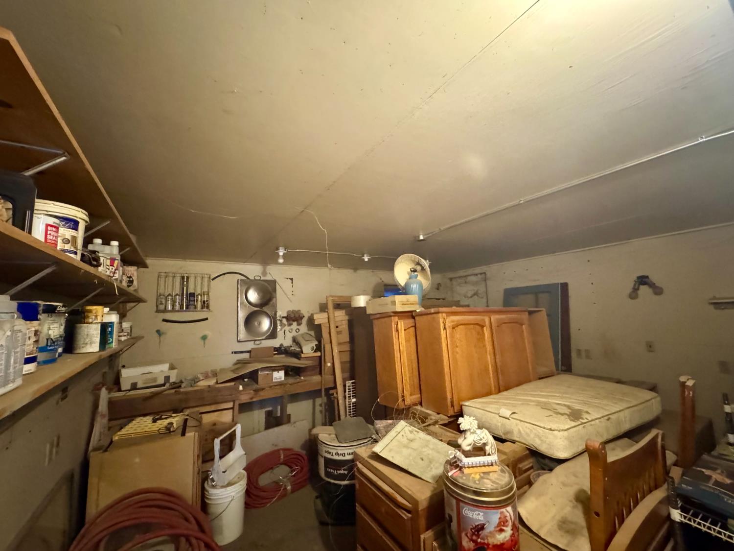 20745 S Pio Pico, Laton, CA 93242