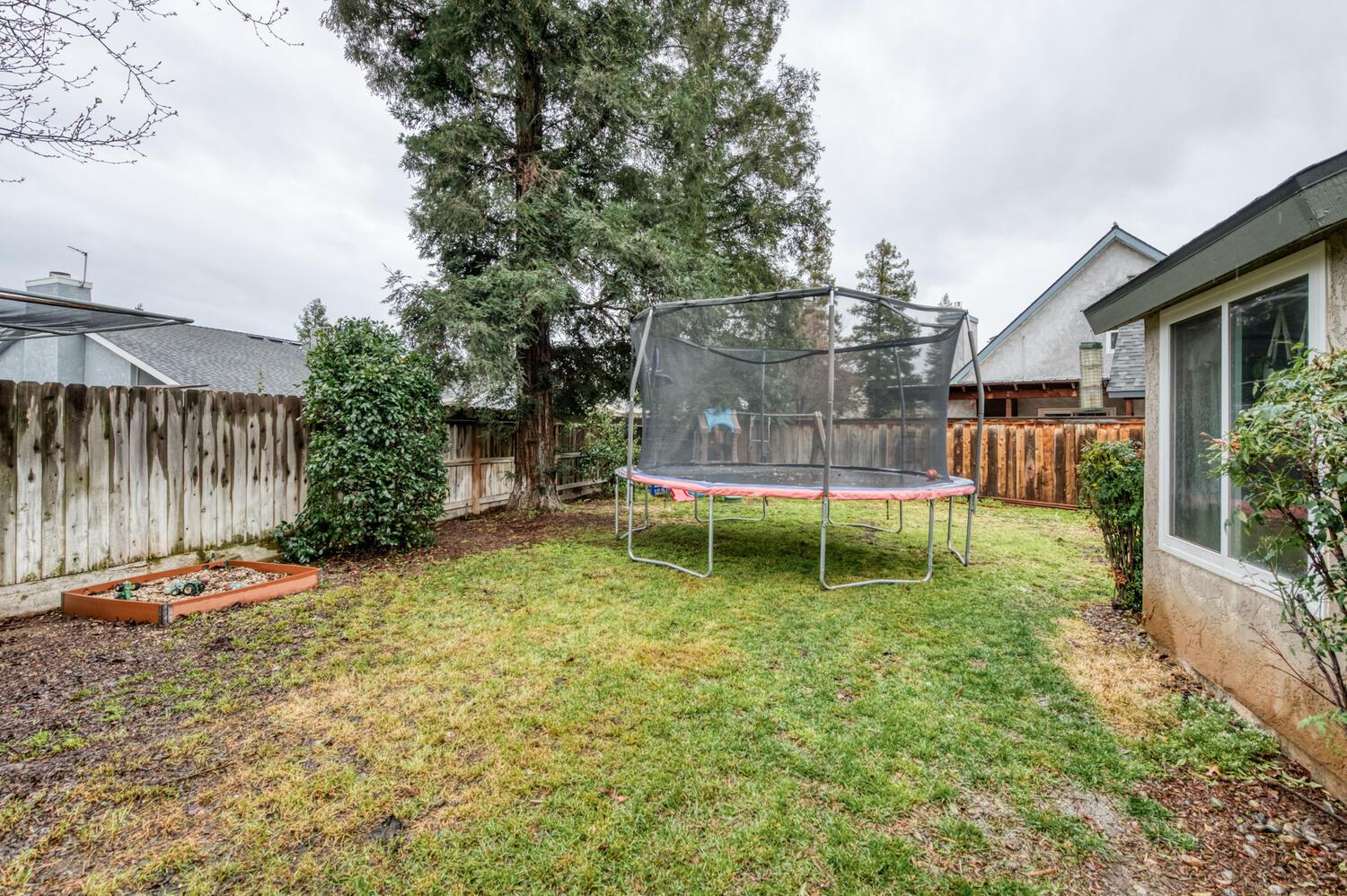 288 W Magill Ave, Clovis, CA 93612