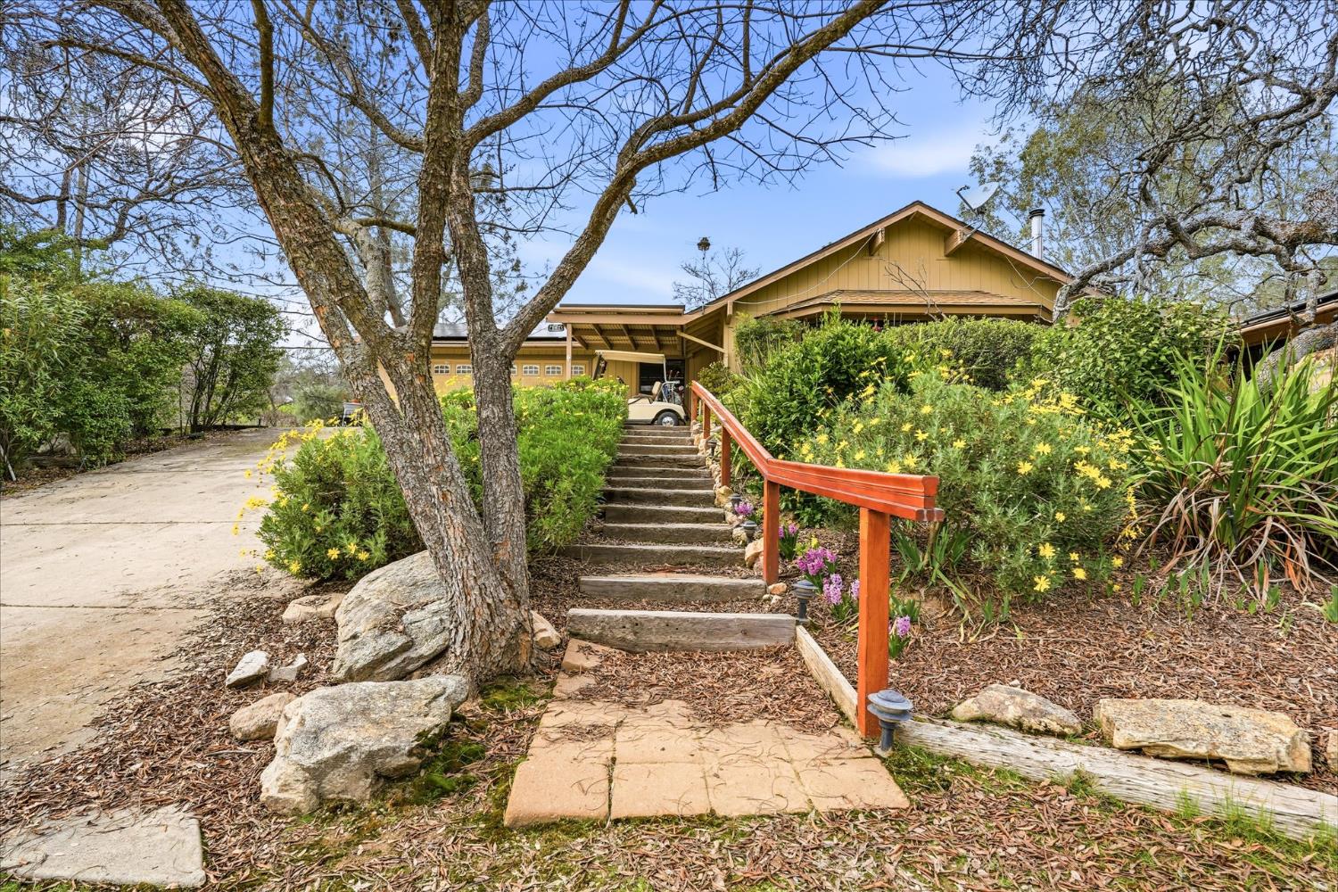 41900 Wild Horse Ct, Coarsegold, CA 93614