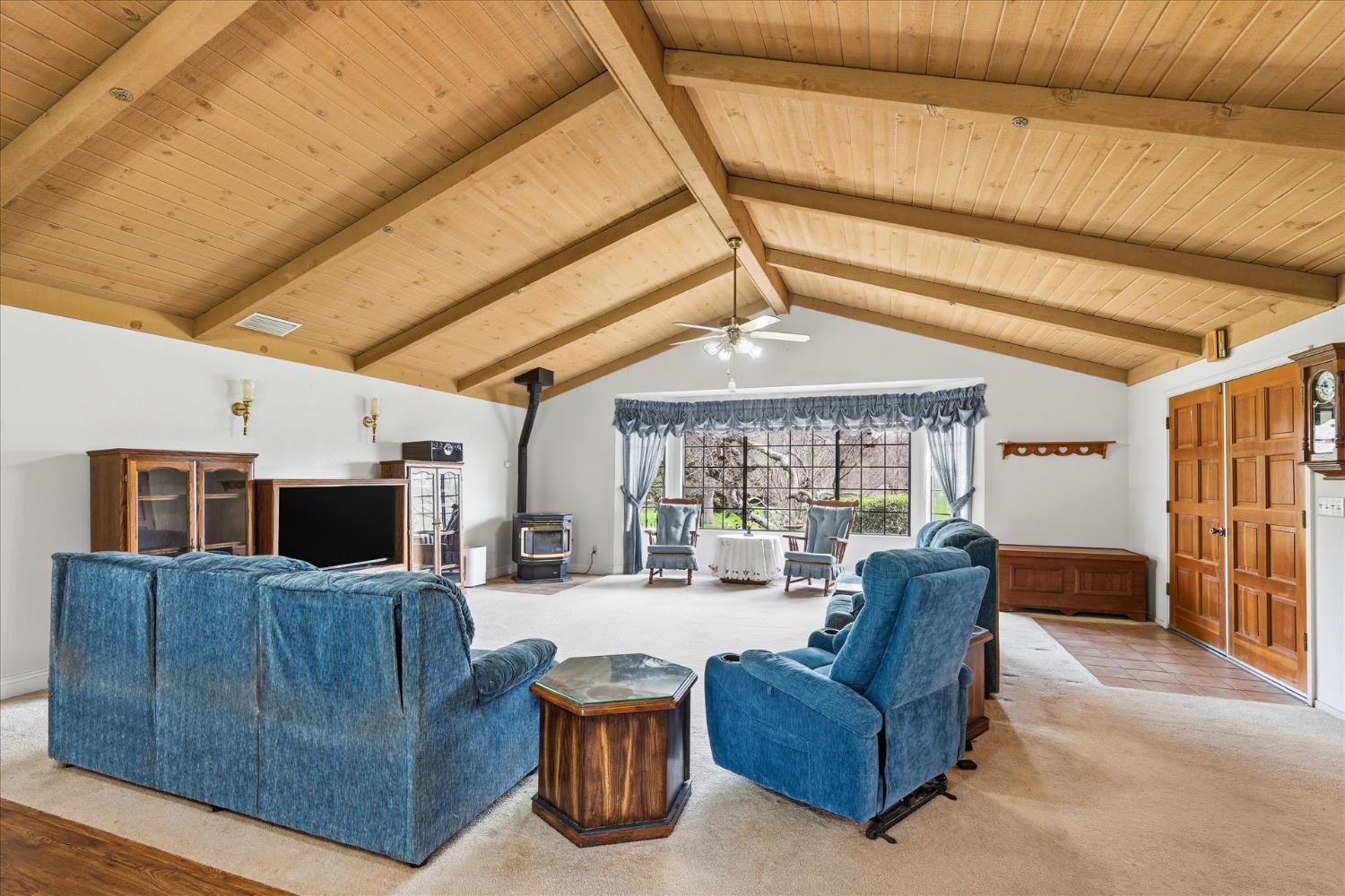 41900 Wild Horse Ct, Coarsegold, CA 93614