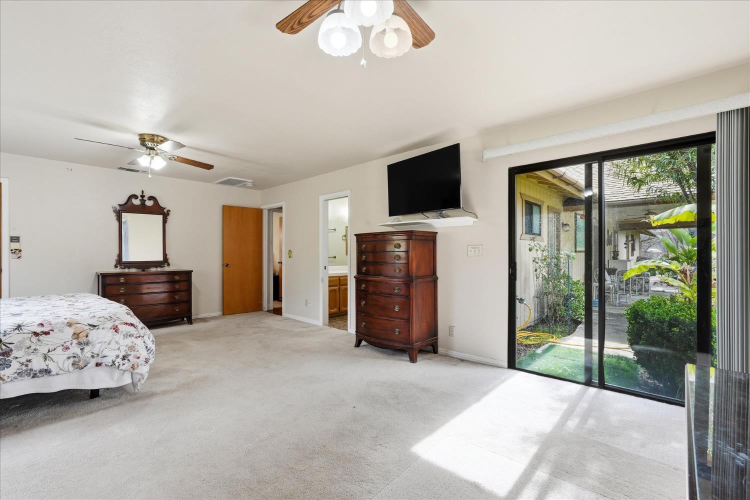 41900 Wild Horse Ct, Coarsegold, CA 93614