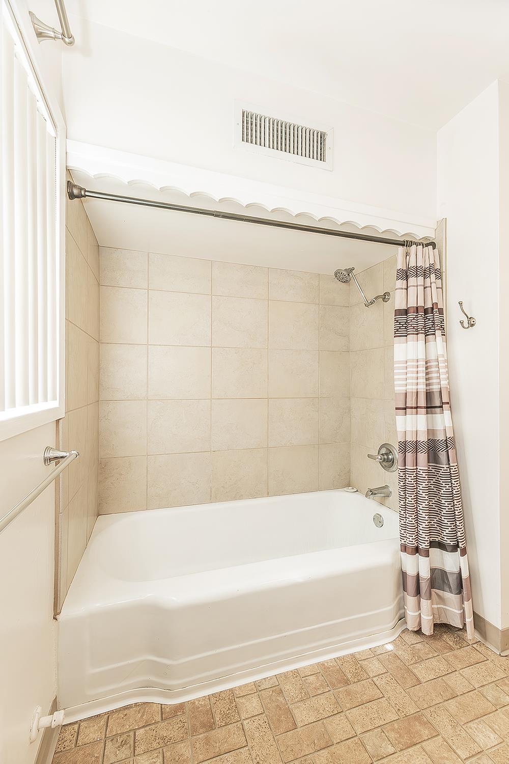 795 W Palm Ave, Reedley, CA 93654