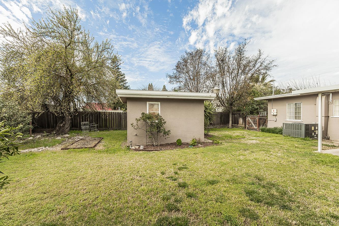 795 W Palm Ave, Reedley, CA 93654