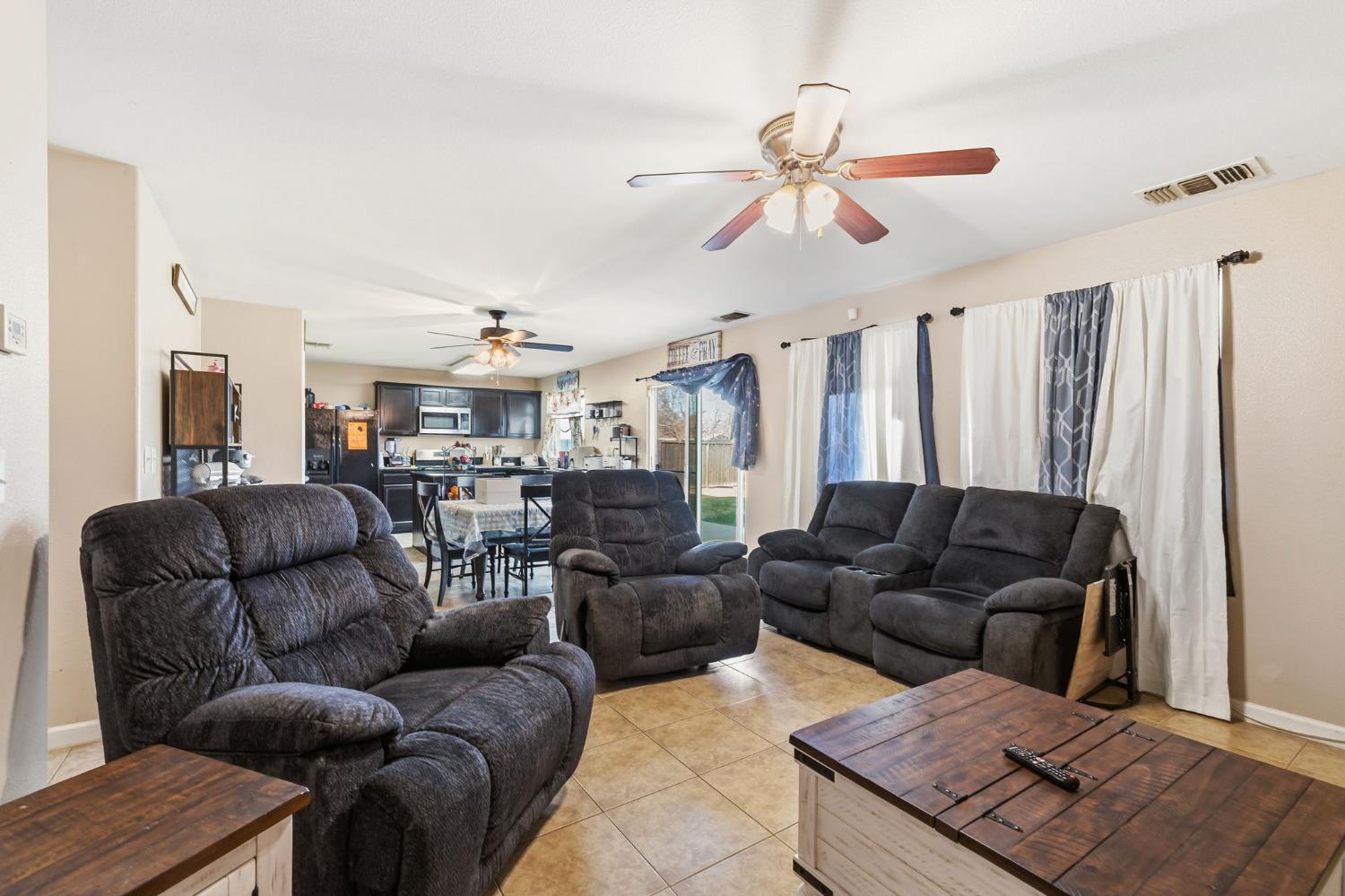 2355 S Rachel Ave, Fresno, CA 93725