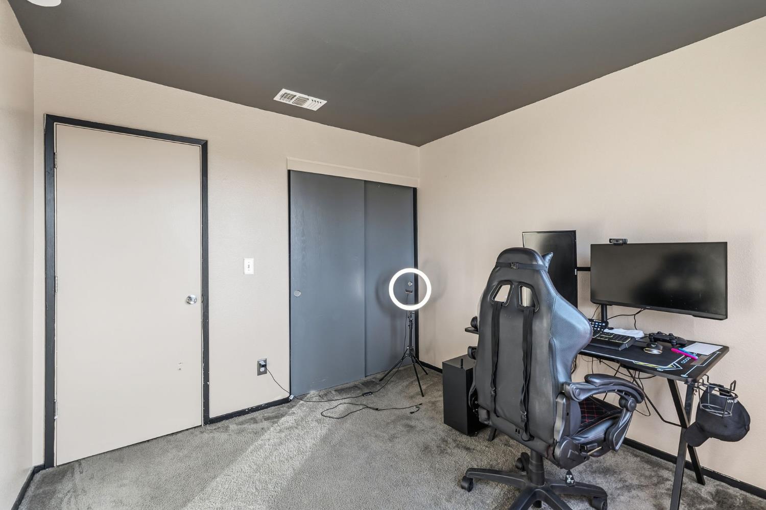 2355 S Rachel Ave, Fresno, CA 93725