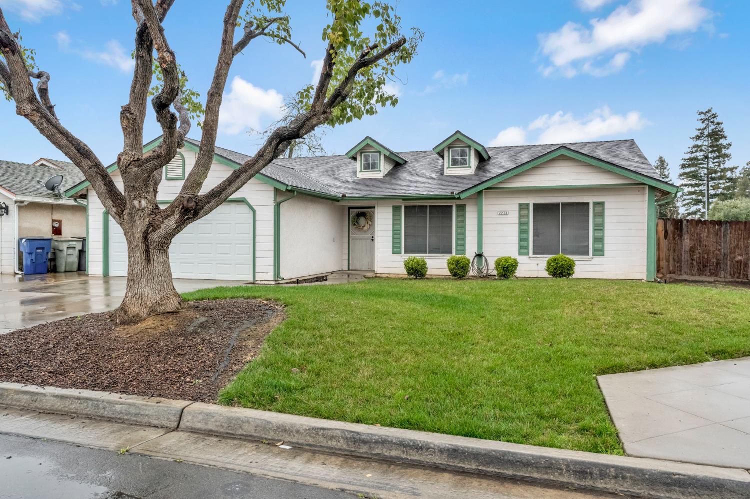 2273 N Mitre Ave, Fresno, CA 93722