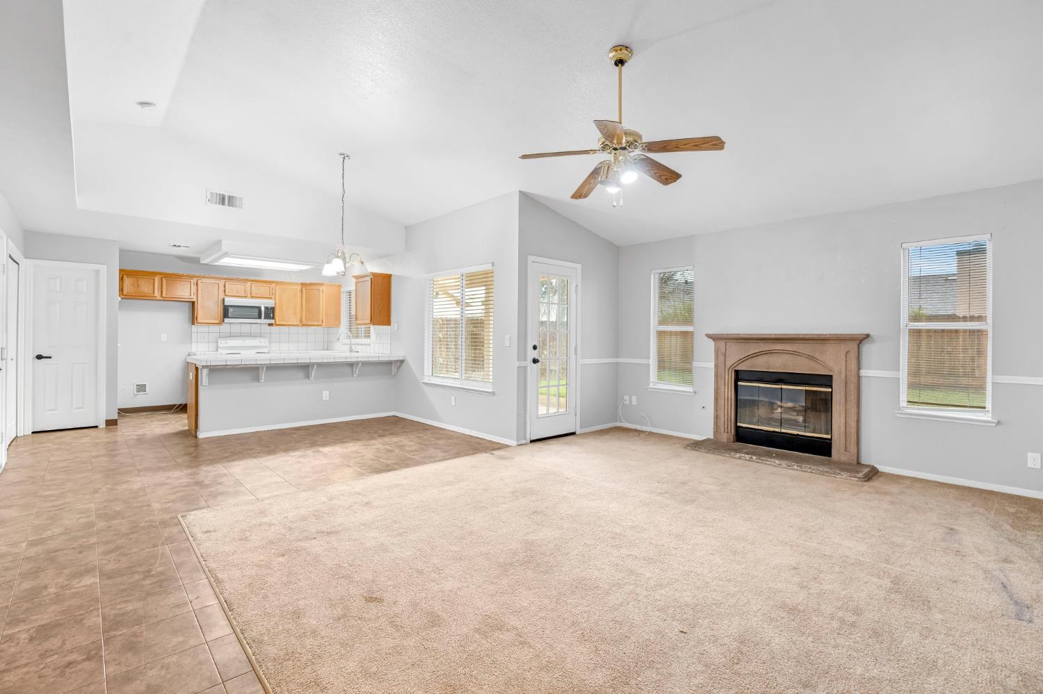 2273 N Mitre Ave, Fresno, CA 93722