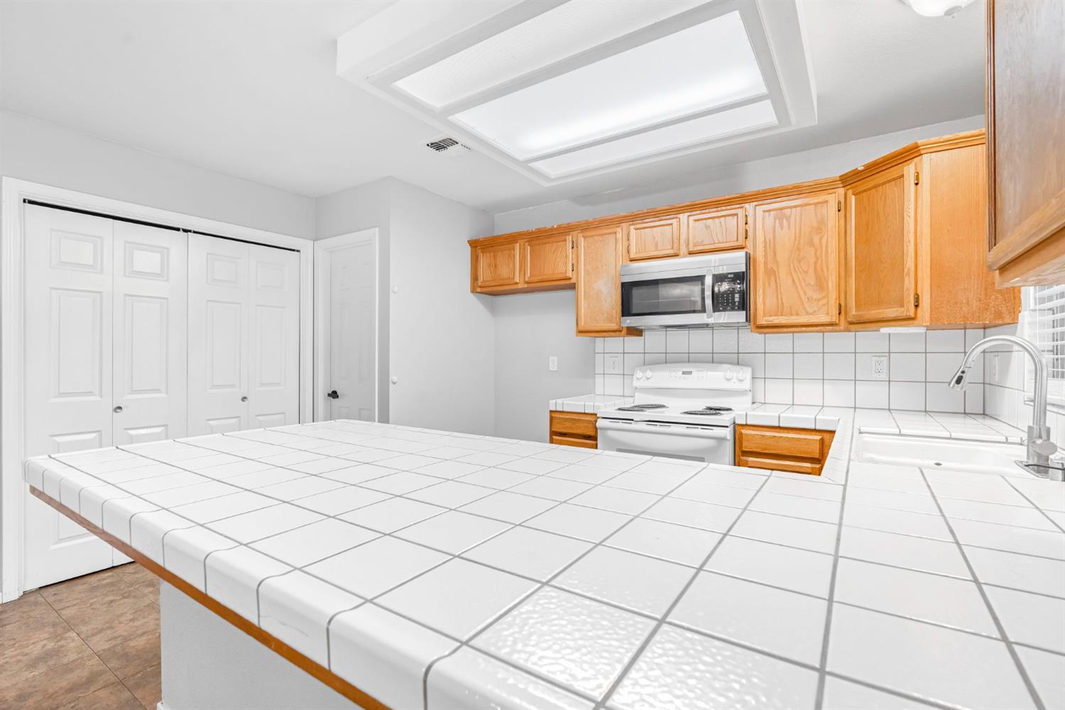 2273 N Mitre Ave, Fresno, CA 93722