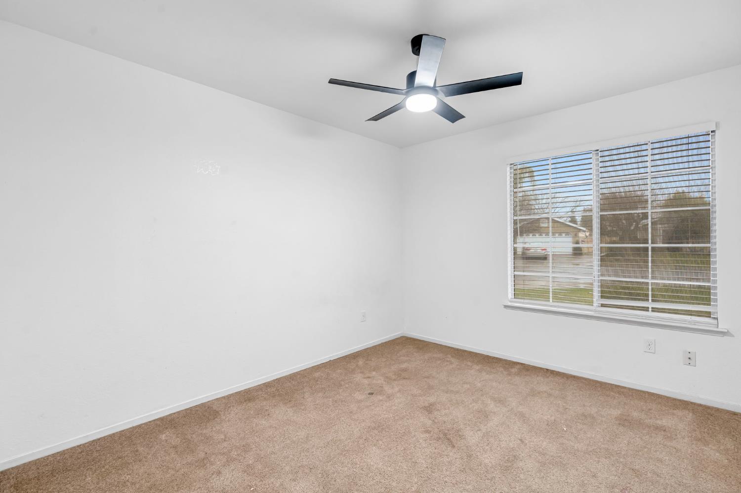 2273 N Mitre Ave, Fresno, CA 93722