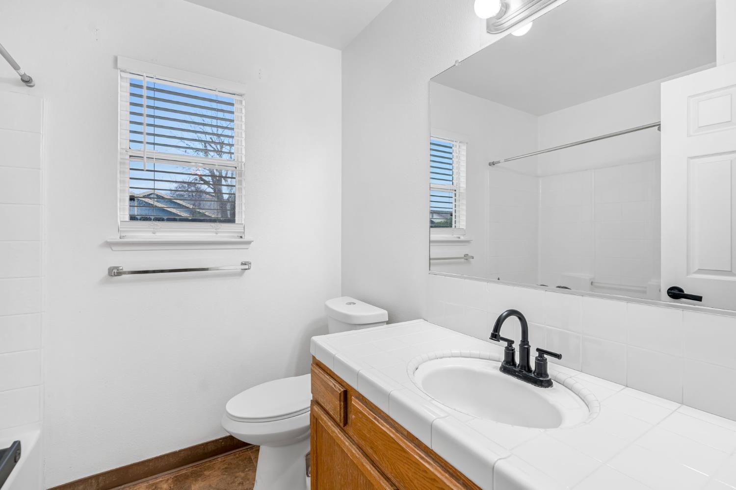 2273 N Mitre Ave, Fresno, CA 93722