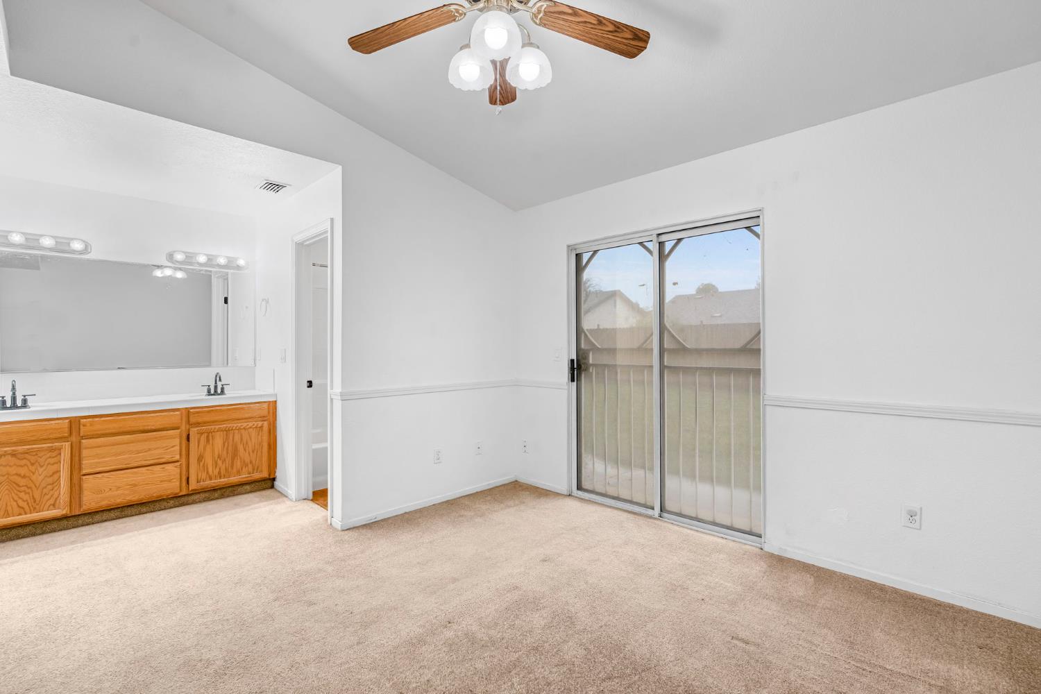 2273 N Mitre Ave, Fresno, CA 93722