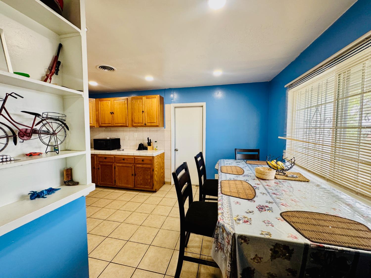 601 Mount Vernon, Bakersfield, CA 93307