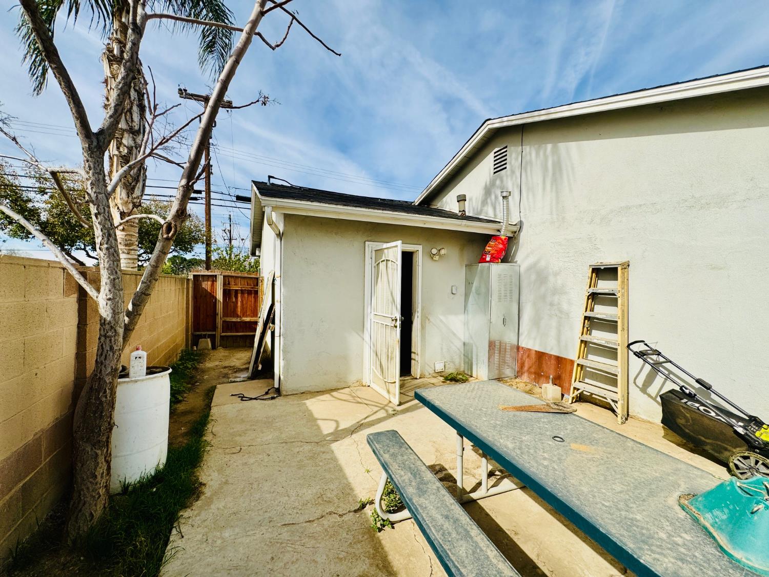 601 Mount Vernon, Bakersfield, CA 93307