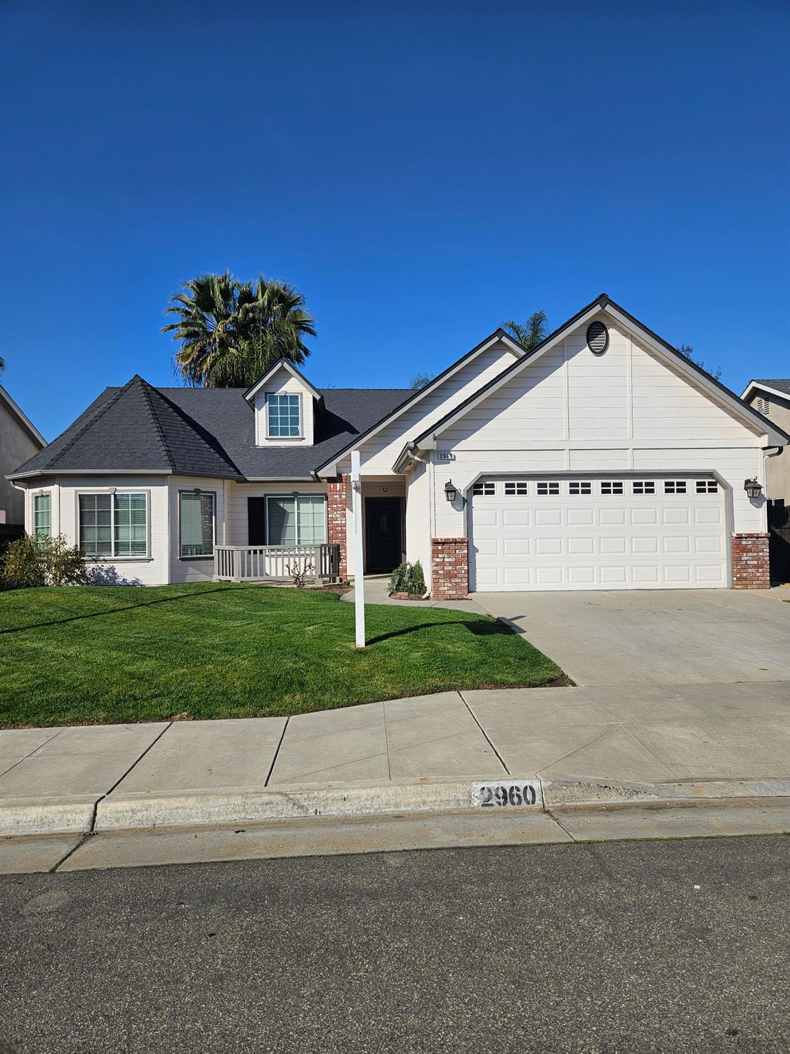 2960 E Christopher Dr, Fresno, CA 93720