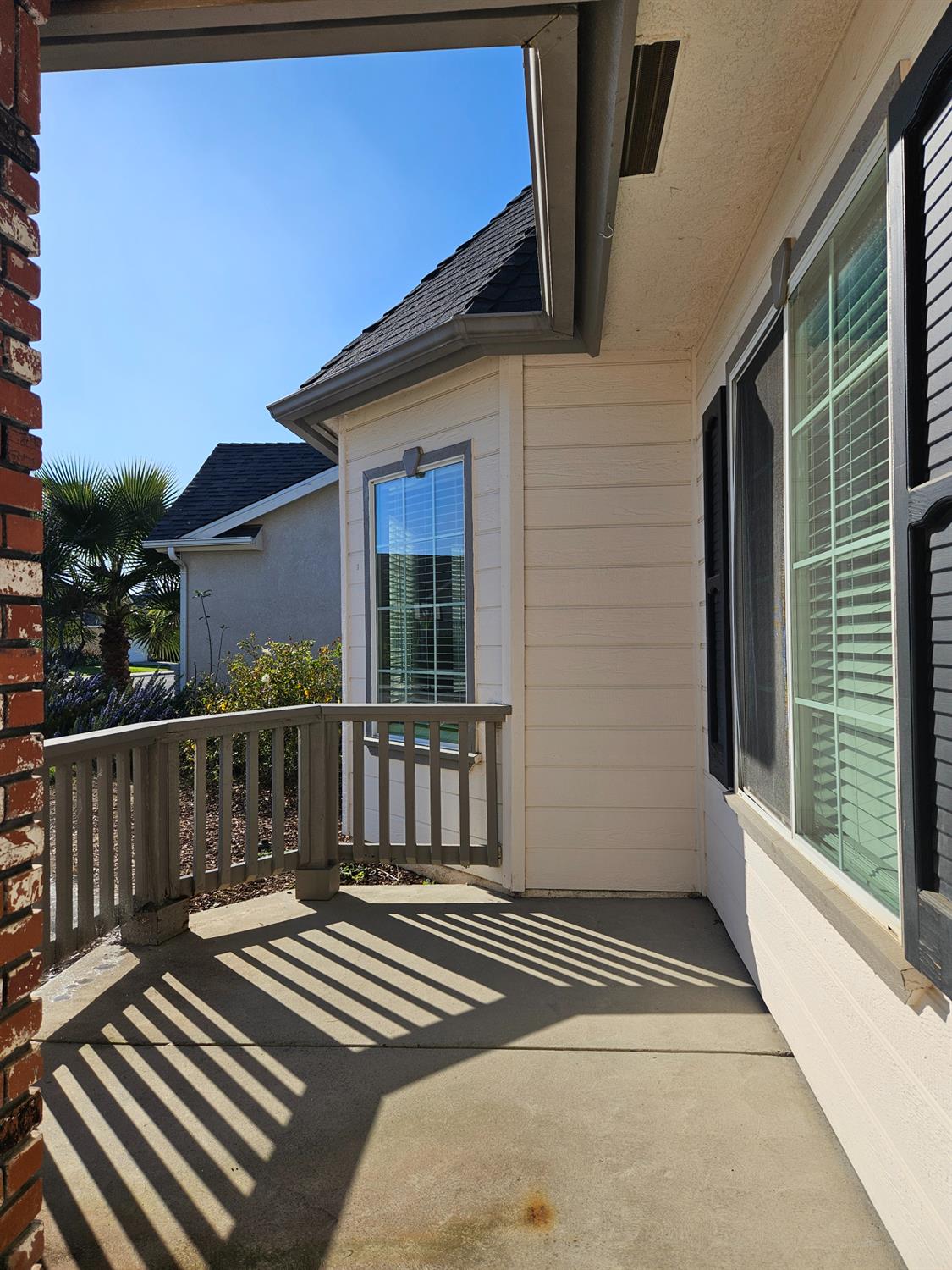 2960 E Christopher Dr, Fresno, CA 93720