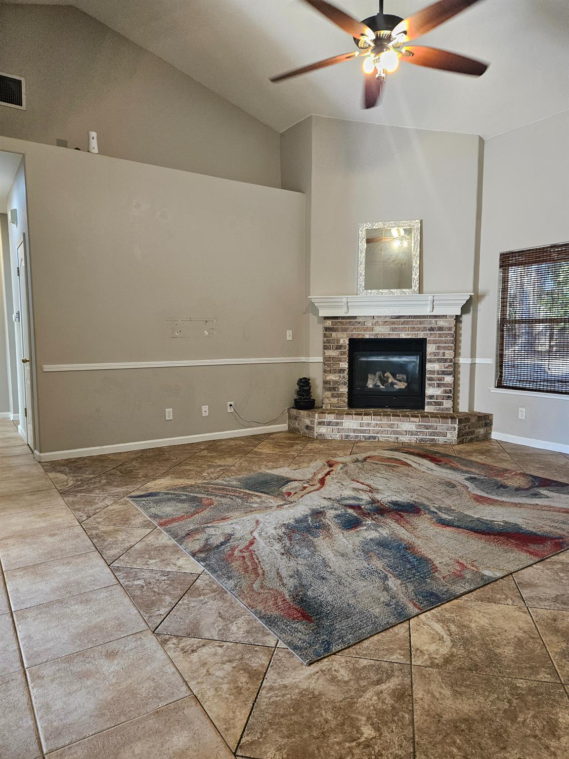 2960 E Christopher Dr, Fresno, CA 93720