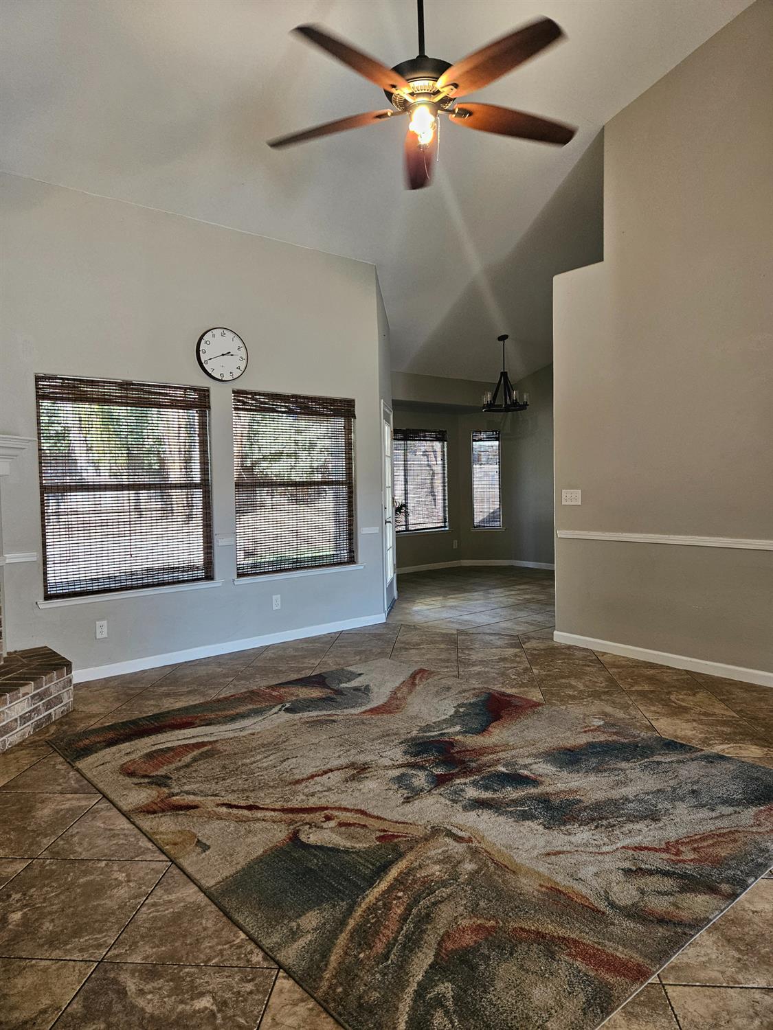 2960 E Christopher Dr, Fresno, CA 93720