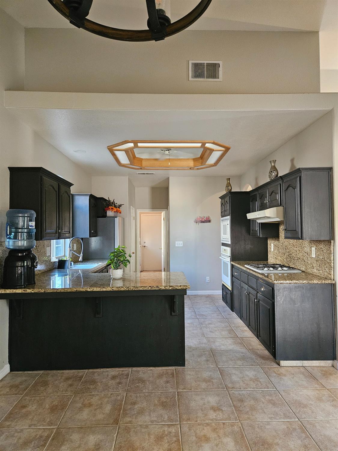 2960 E Christopher Dr, Fresno, CA 93720