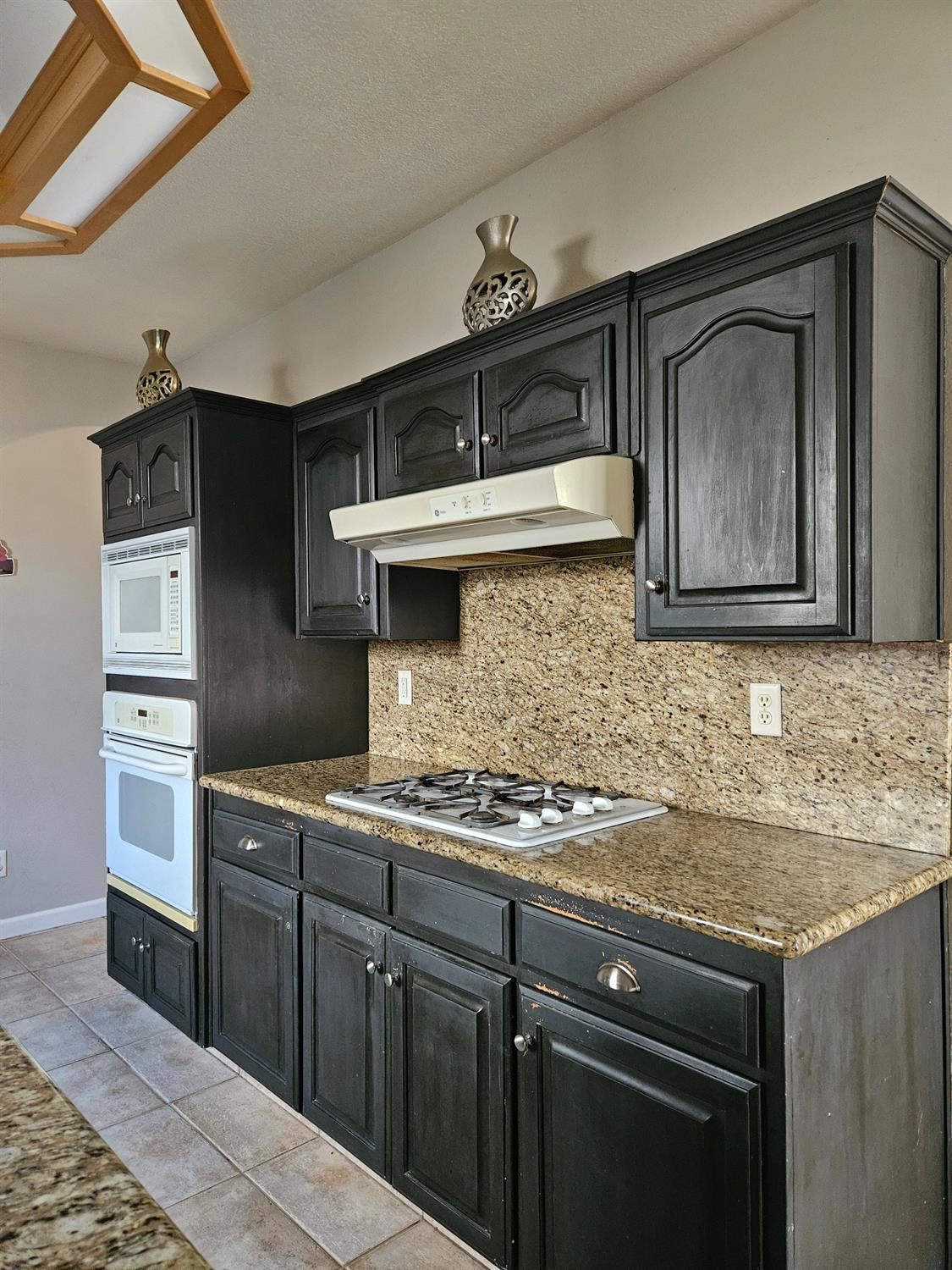 2960 E Christopher Dr, Fresno, CA 93720