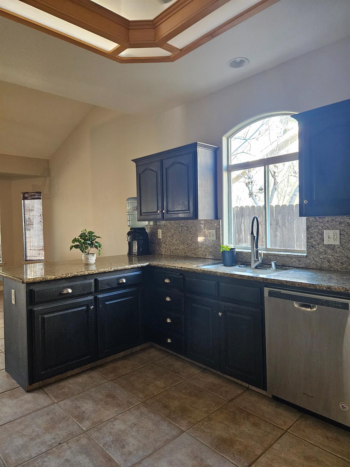 2960 E Christopher Dr, Fresno, CA 93720