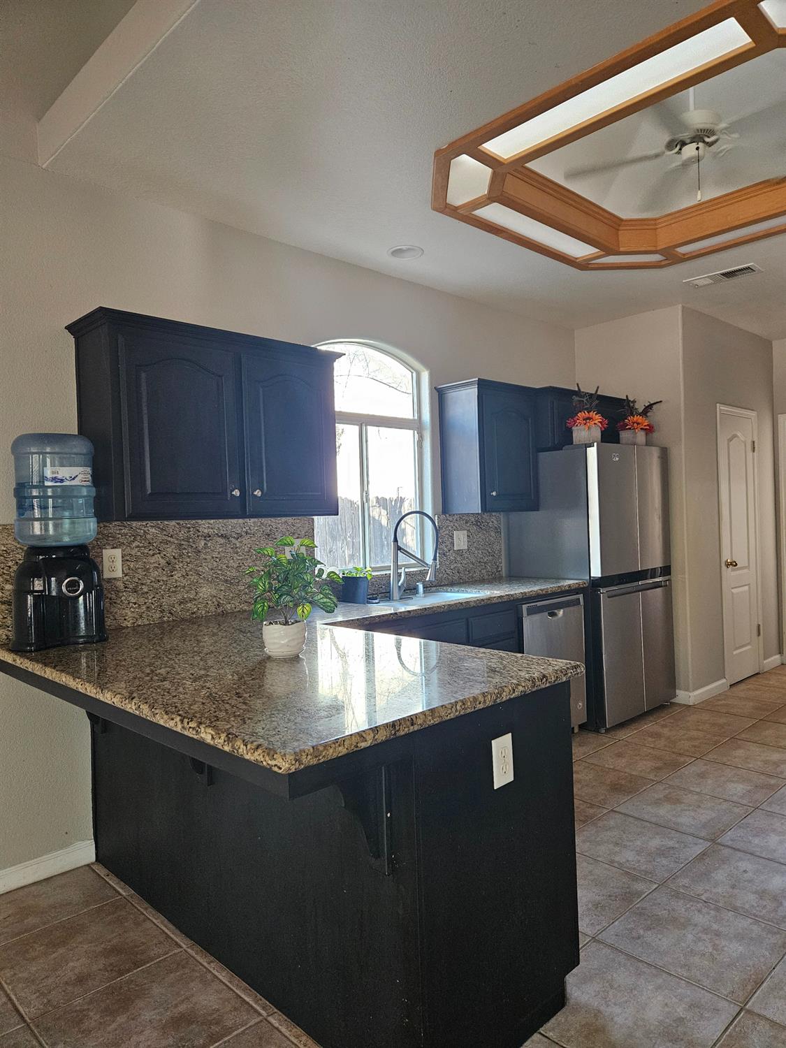 2960 E Christopher Dr, Fresno, CA 93720