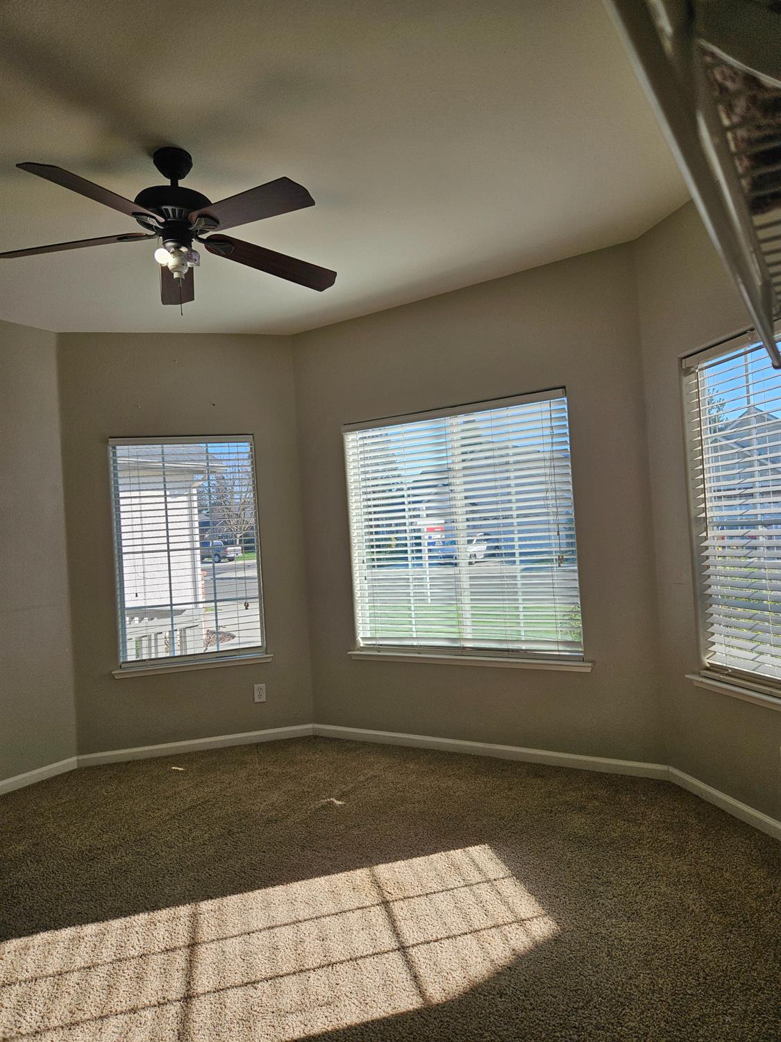 2960 E Christopher Dr, Fresno, CA 93720