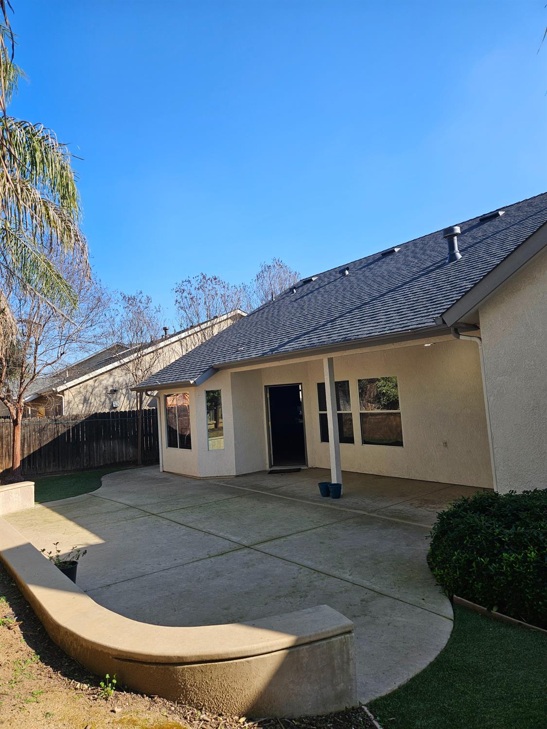 2960 E Christopher Dr, Fresno, CA 93720