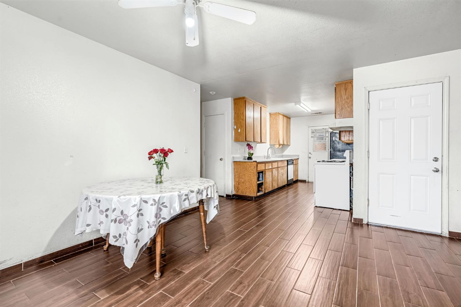 316 E Kaviland Ave, Fresno, CA 93706