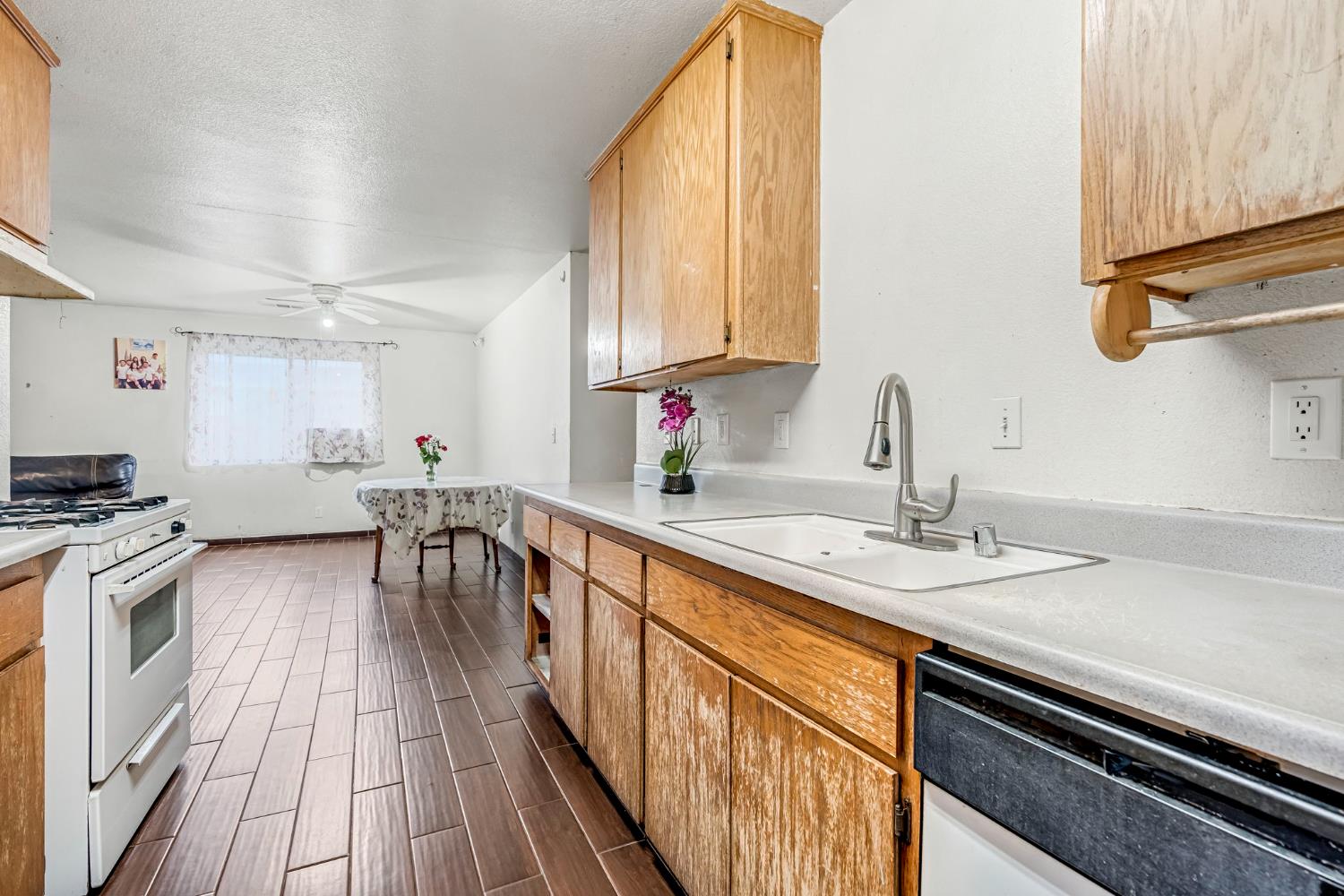 316 E Kaviland Ave, Fresno, CA 93706