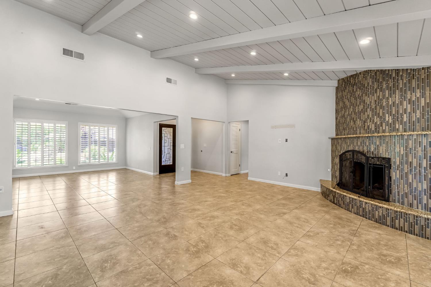 493 Timmy Ave, Clovis, CA 93612