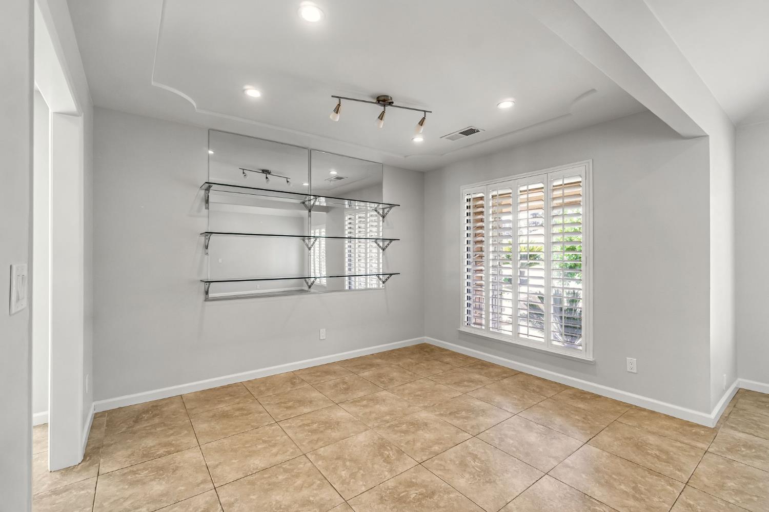 493 Timmy Ave, Clovis, CA 93612