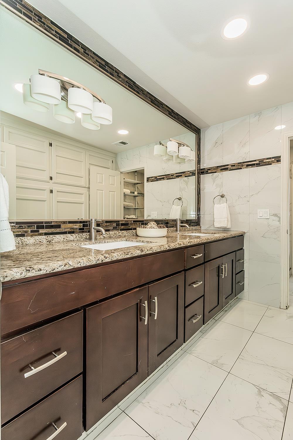 493 Timmy Ave, Clovis, CA 93612