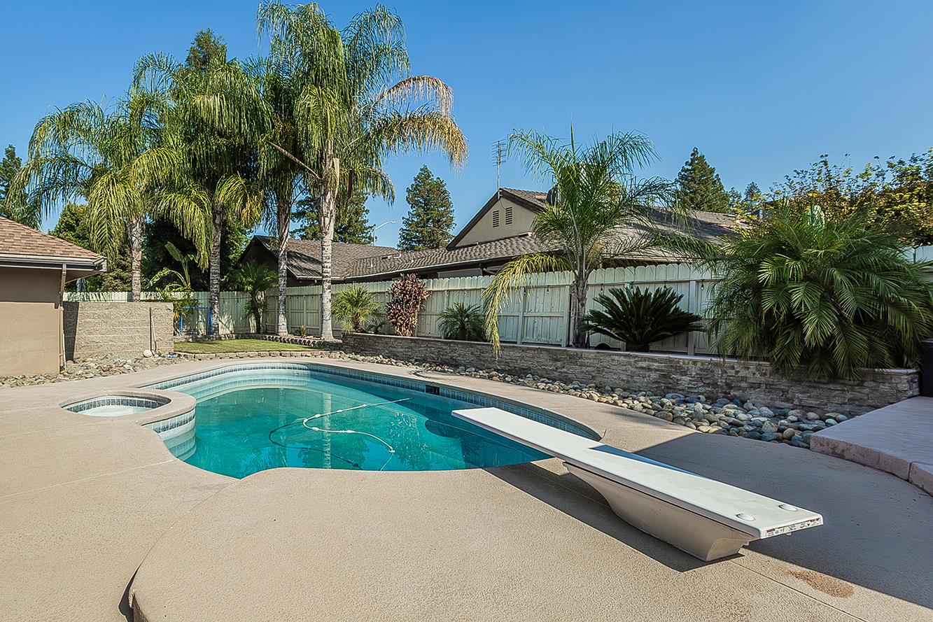 493 Timmy Ave, Clovis, CA 93612