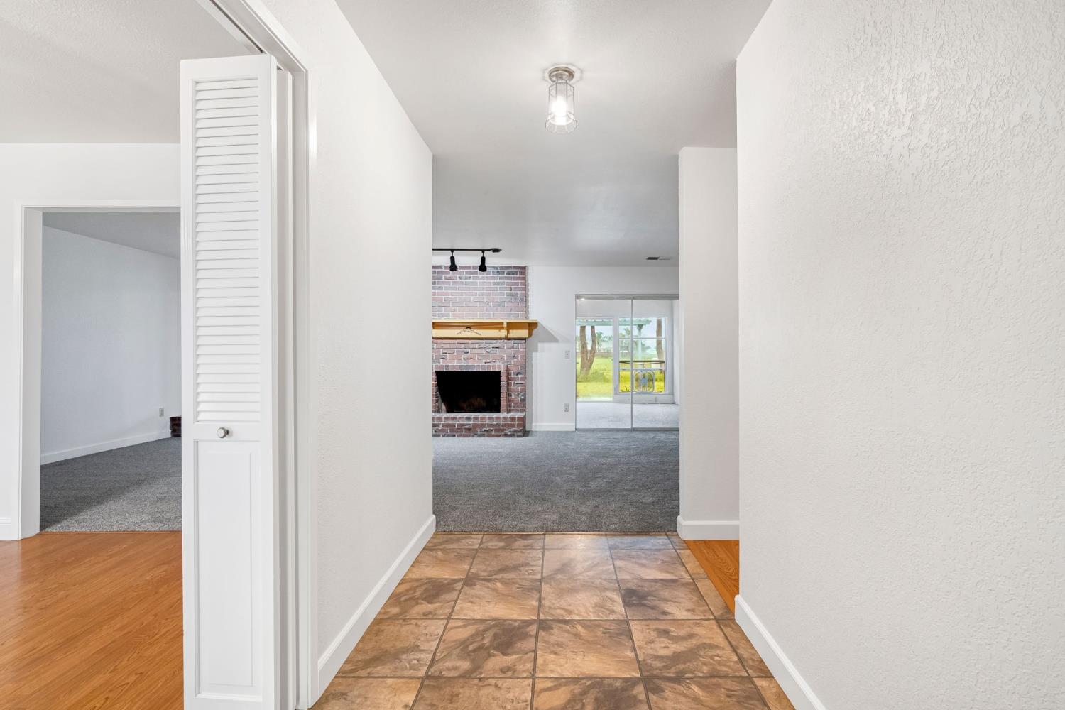 2203 N Cornelia Ave, Fresno, CA 93722