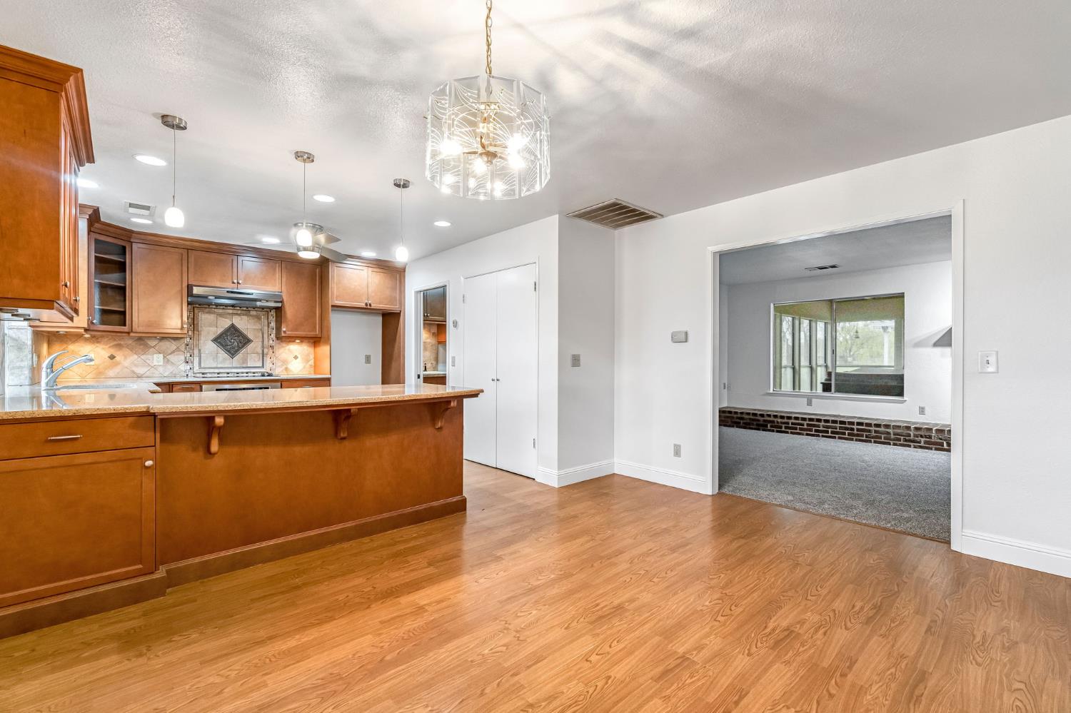 2203 N Cornelia Ave, Fresno, CA 93722