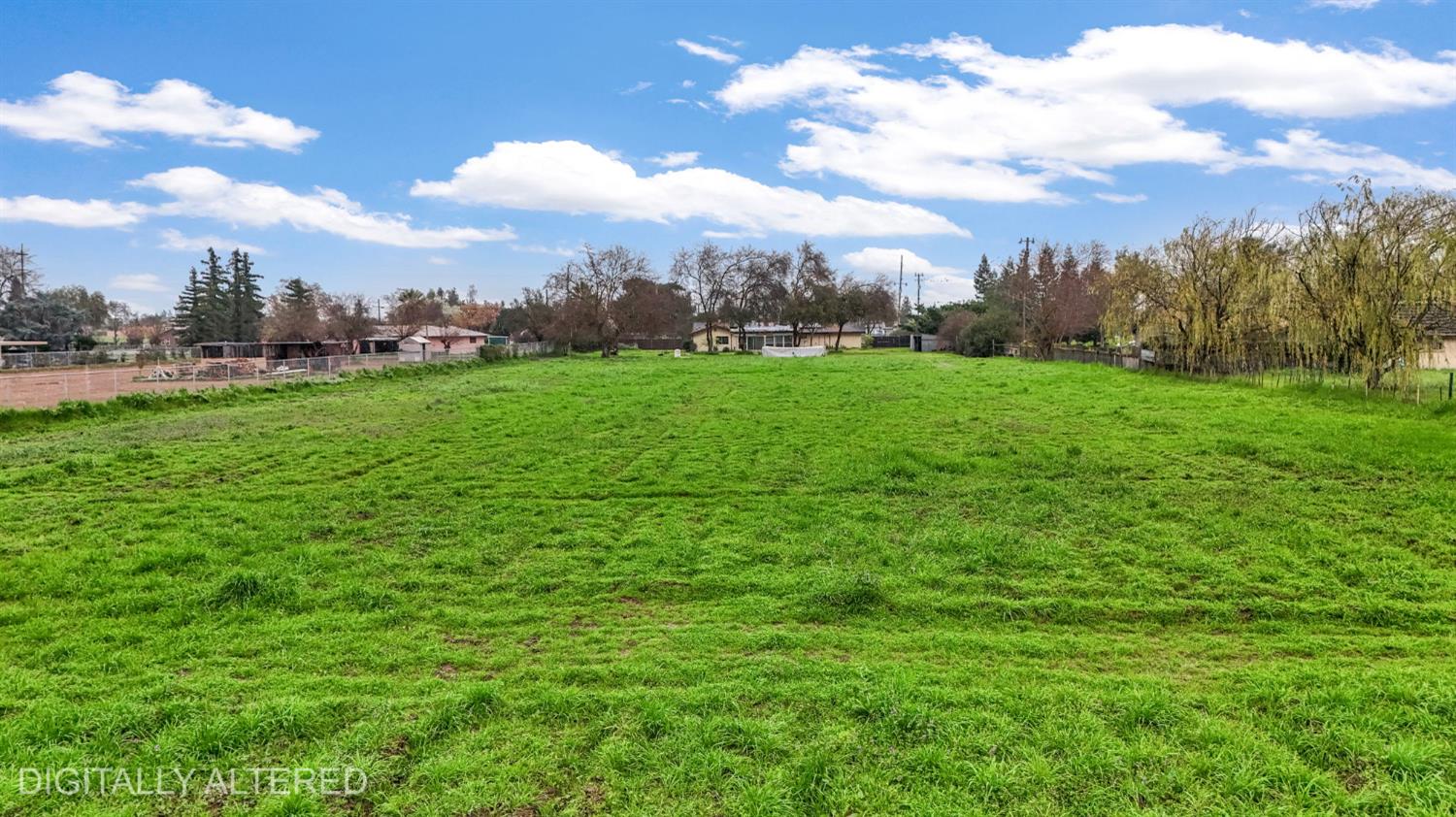 2203 N Cornelia Ave, Fresno, CA 93722