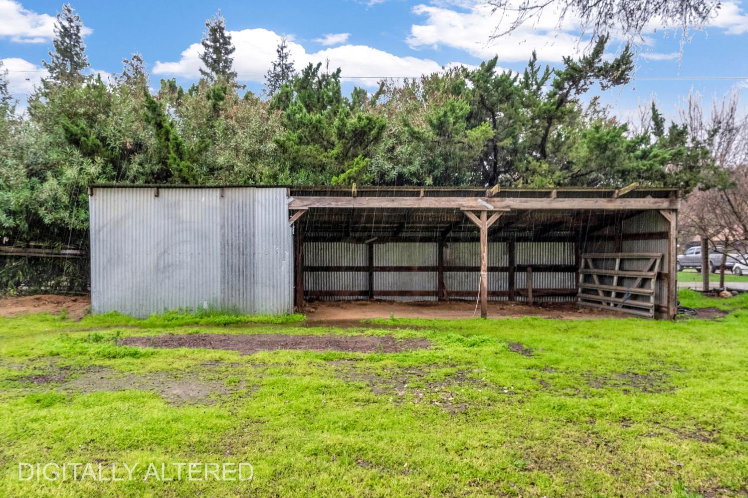 2203 N Cornelia Ave, Fresno, CA 93722