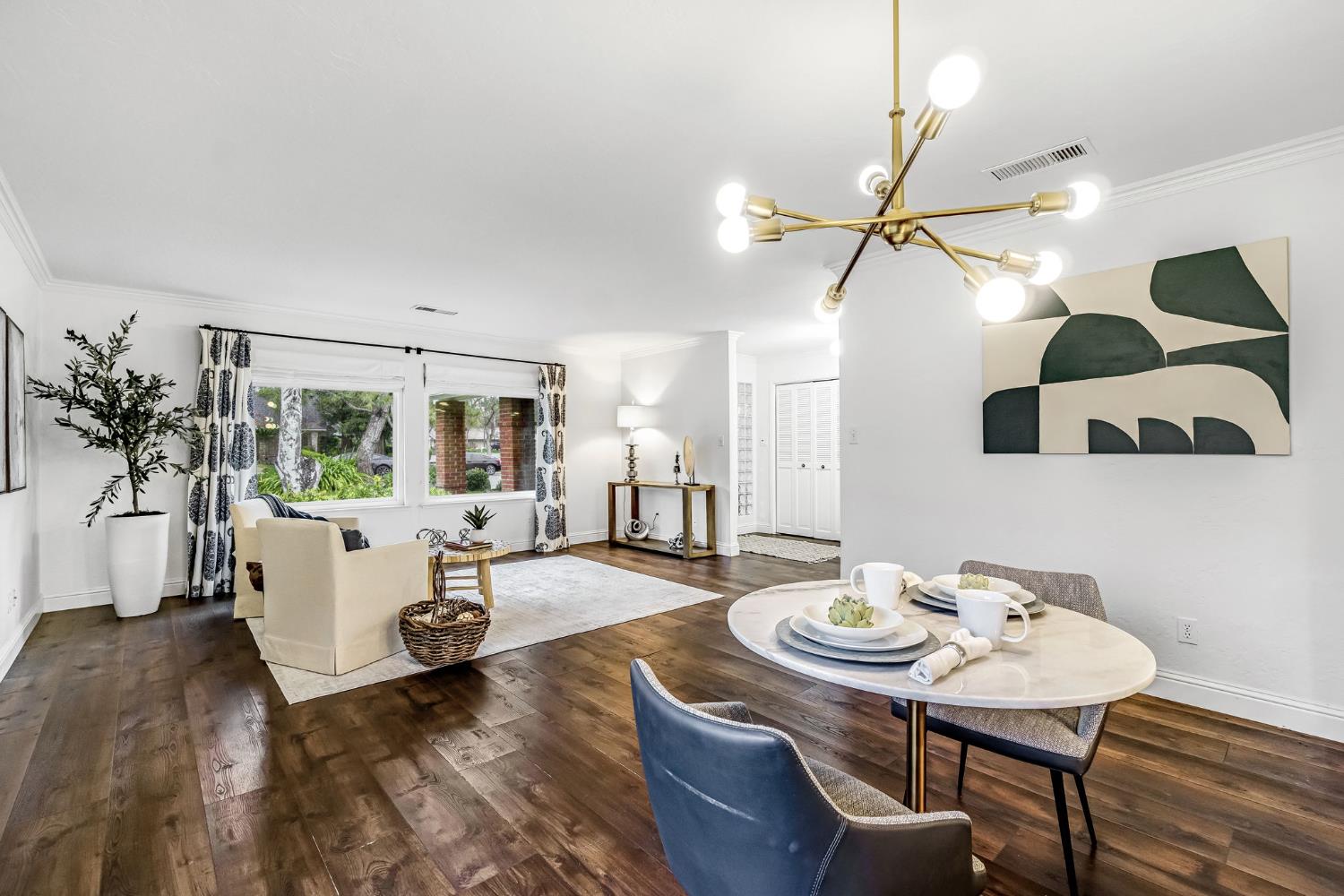 509 E Everglade Ave, Fresno, CA 93720