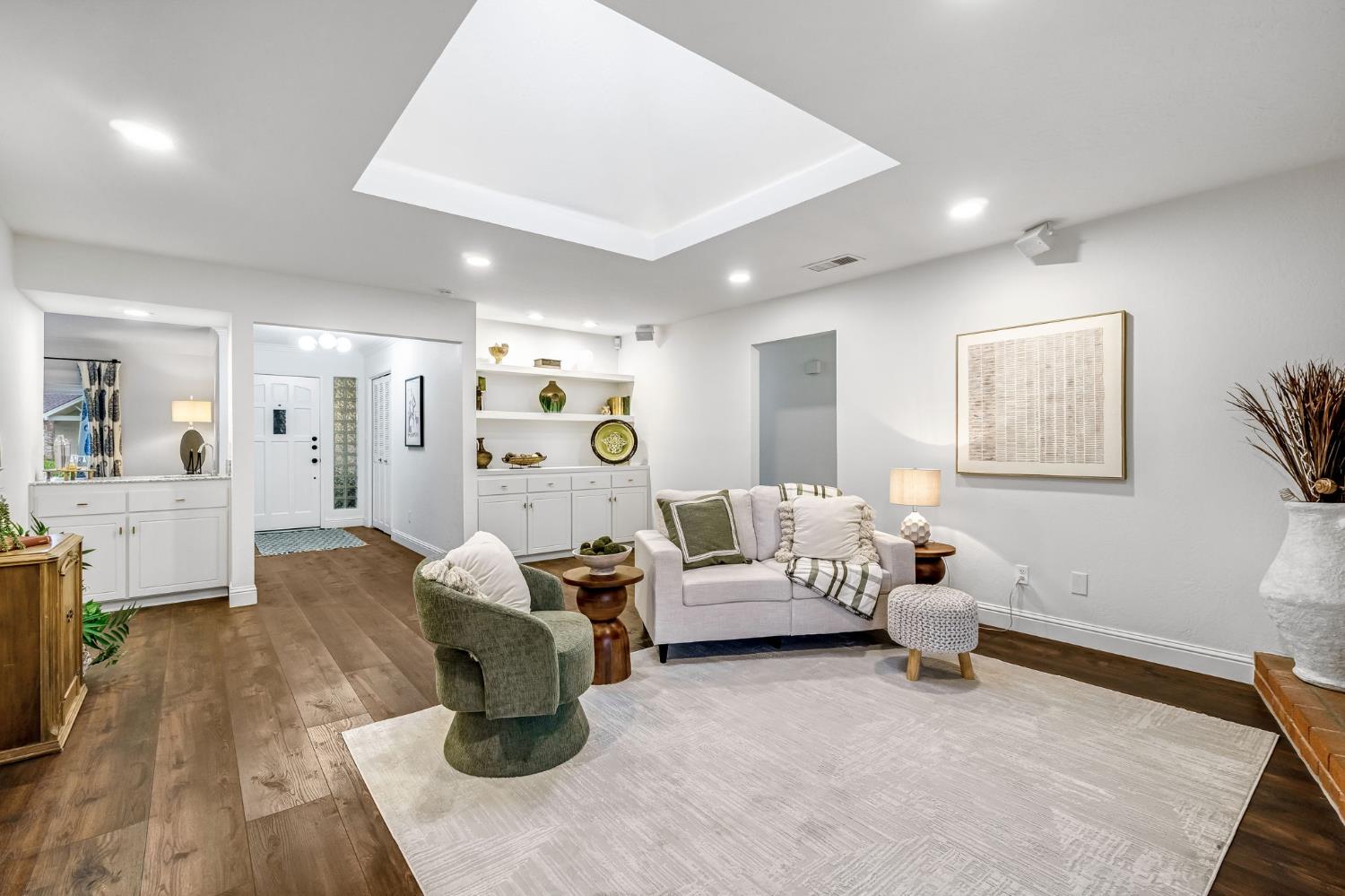 509 E Everglade Ave, Fresno, CA 93720